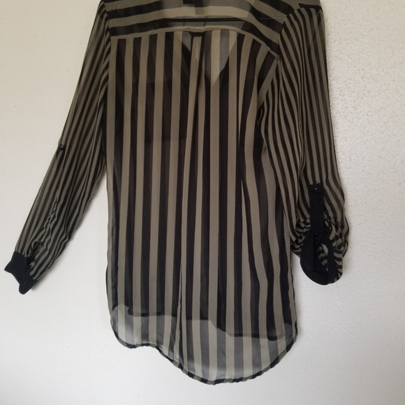 Sheer Button up top - Picture 6 of 6